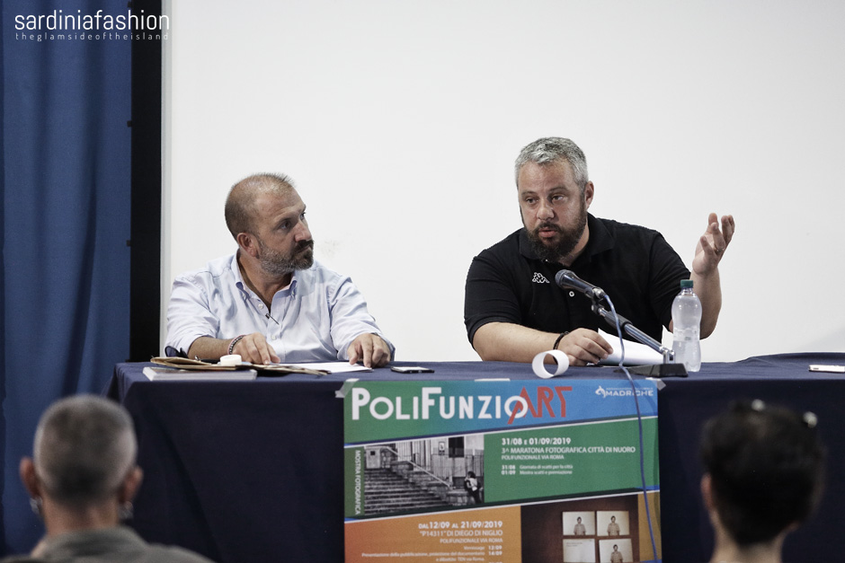 L'assessore alla cultura del Comune di Nuoro Sebastian Cocco e Gigi Murru di Madriche durante la conferenza stampa